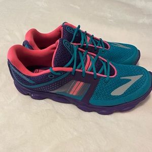 Brooks 4 Running Shoes- Slightly Used